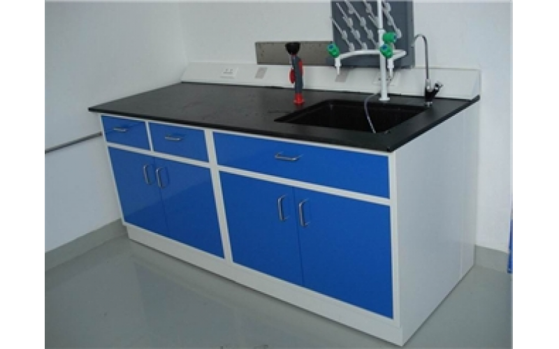 　實(shí)驗(yàn)臺(tái)廠家大力宣傳提高安全意識(shí)